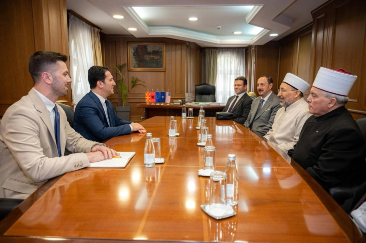 Zëvendëskryeministri Sali takon kryetarin e Bashkësisë Fetare Islame të Republikës së Turqisë, Pr. Dr. Sali Arpagush