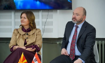 Bozhinovska: Zhvillimi i vërtetë ndodh kur institucionet, akademia dhe sektori privat ulen në tryezën e njëjtë