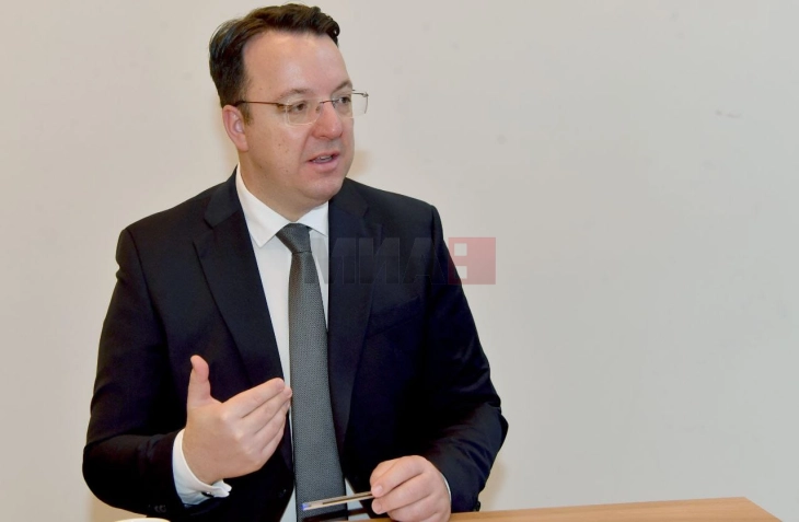 Николоски: Долгорочни визи за возачите и исклучување од политиките за трети земји се приоритет