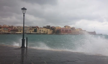 Një viktimë nga moti i ligë në Greqi, janë shkaktuar dëme materiale