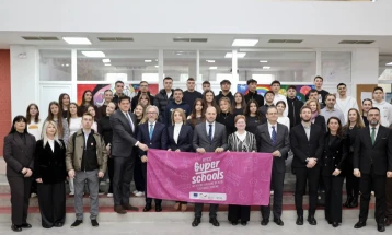 МОН: Средношколската размена меѓу училиштата од Западен Балкан гради младина што создава заедништво, а не поделби