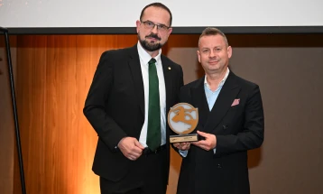 „Алкалоид“ одликуван со плакета за најдолго котирано акционерско друштво на Македонската берза