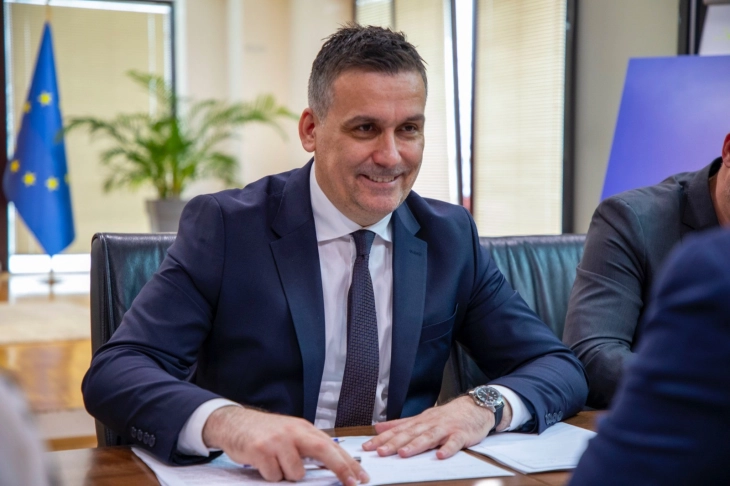 Министерот Хоџа и заменик-министерката Зеколи-Шаќири во посета на Долнени