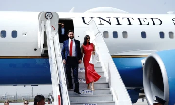 Џ. Д. Венс доаѓа во Унгарија за да даде поддршка на Орбан пред изборите