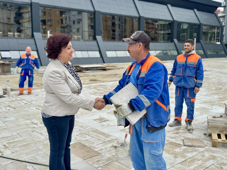 Просторот пред салата „Расадник“  добива нов, урбан лик