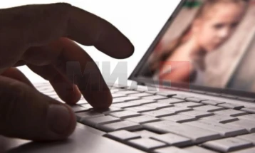 Paraburgim për banorin e Manastirit i punësuar në një institucion arsimor, dyshohet për pornografi të fëmijëve