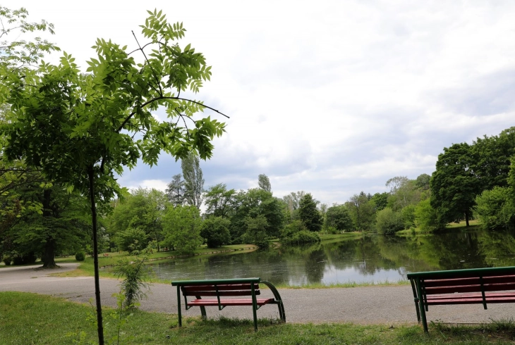 Weather: Cloudy with sunny spells, rain; high 18°C