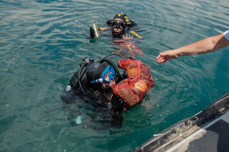 „Нов живот за езерото“ - еко акција за чистење на дното на Охридското Езеро во Радожда 
