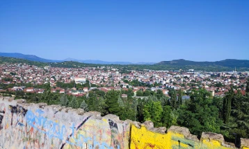 Се чистат спомен-обележјата во Кавадарци