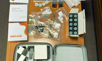 Спречени обиди за шверц на лекови, забни импланти, опрема за тетовирање и златен накит