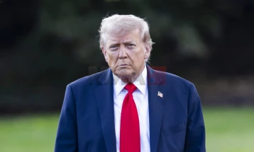 Aksios: Trampi po përballet me një vendim të rëndësishëm - të sulmojë infrastrukturën iraniane ose të vazhdojë bisedimet