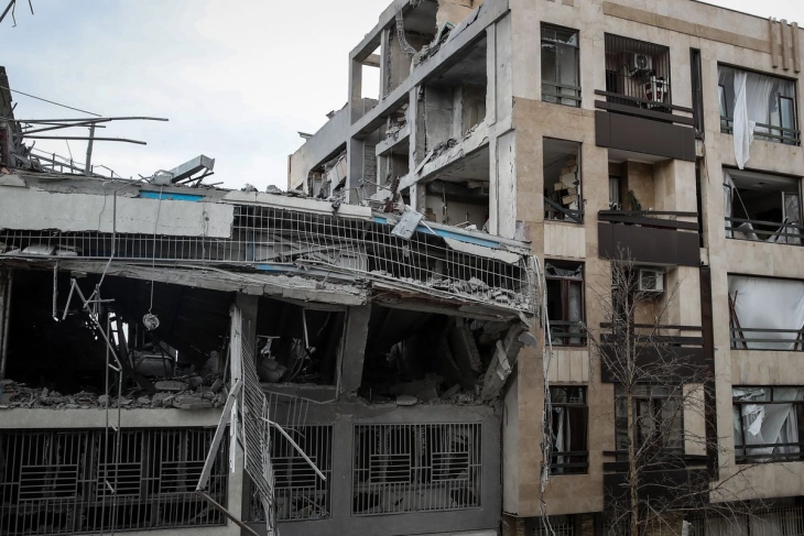 Најмалку 18 мртви во воздушни напади во иранска провинција