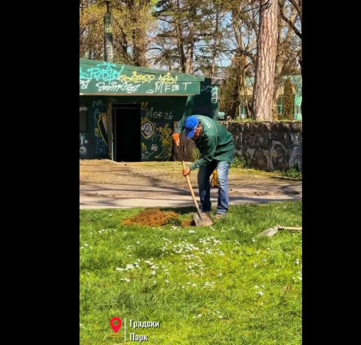 Ѓорѓиевски: Во Градскиот парк се уредуваат пешачките патеки и се обновува урбаната опрема со нови клупи и канти за отпадоци