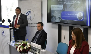 Промовиран универзитетски учебник „Податочни науки и машинско учење со програмирање во Python“ од проф. Беким Фетаји