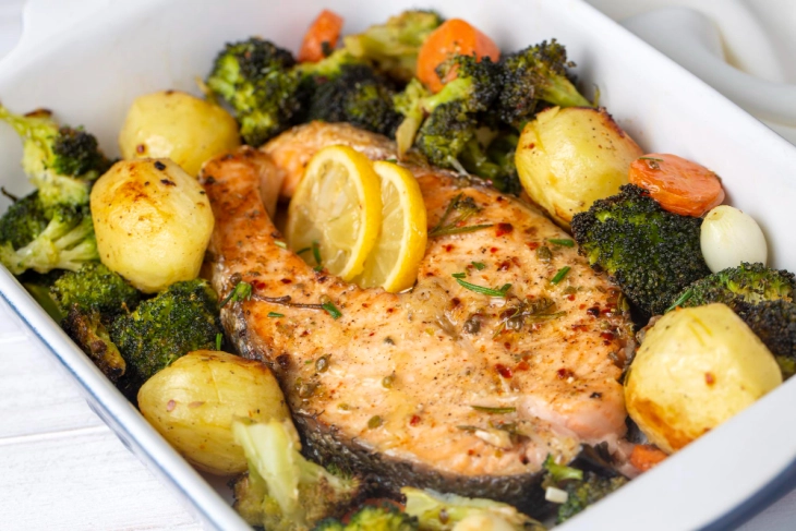 Риба со зеленчук