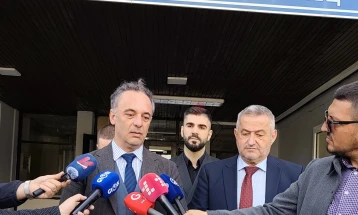 Azir Aliu:  Punonjësit e 