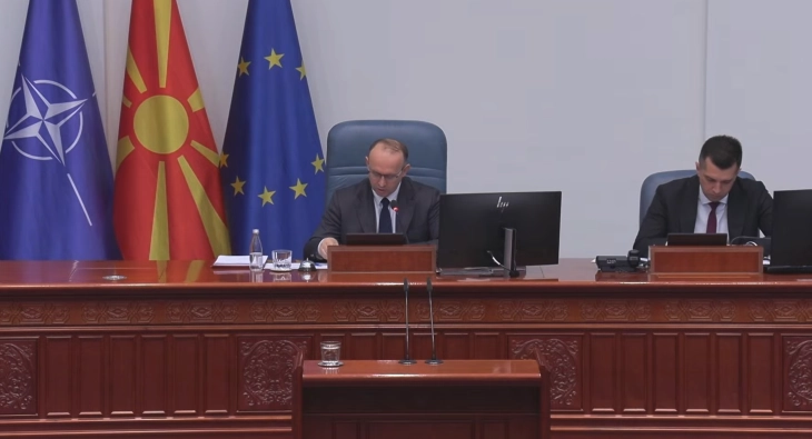 Seancë për pyetje deputetësh nga opozita në Kuvend