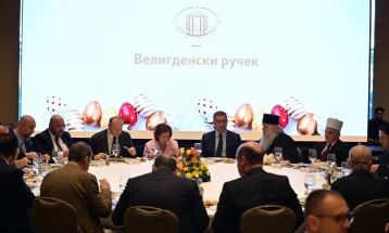 Mickoski: Pashkët na kujtojnë se pikërisht nëpërmjet unitetit dhe humanizmit mund t’i kapërcejmë të gjitha sfidat dhe të ndërtojmë një të ardhme më të mirë për vendin tonë (FOTO GALERI)