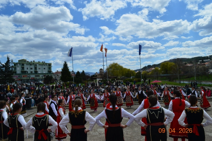 Делчево – Велигденска изложба со хуманитарен карактер ги обедини креативноста и традицијата