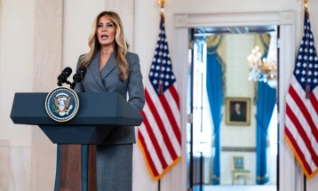 Меланија Трамп ги негира врските со Епстин, обвинувањата ги нарече клевети