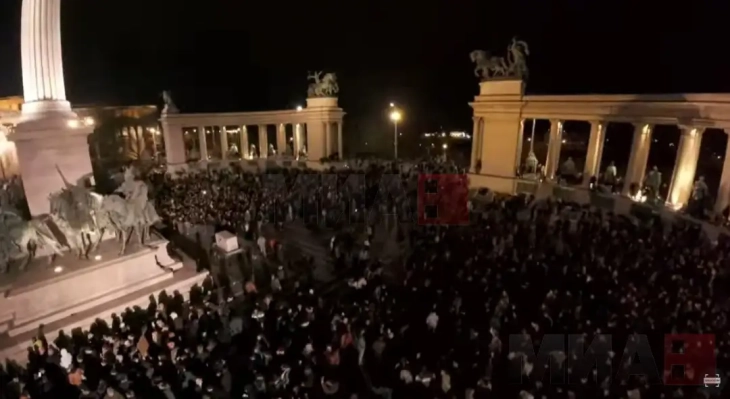 Избори во Унгарија, МИА во Будимпешта: Тиса ги мобилизира младите преку концерт, Орбан утре ќе ги собере своите поддржувачи