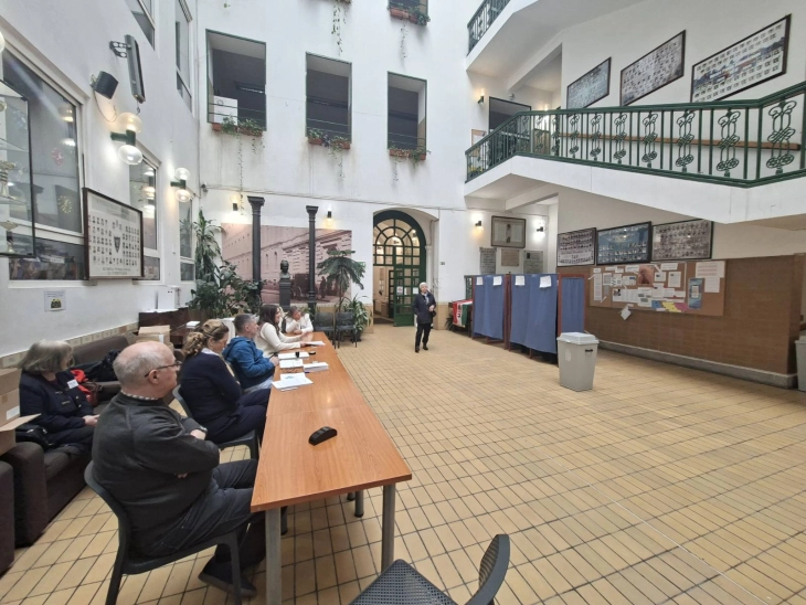 Избори во Унгарија, МИА во Будимпешта: Унгарците поделени на изборниот ден, двете страни очекуваат победа