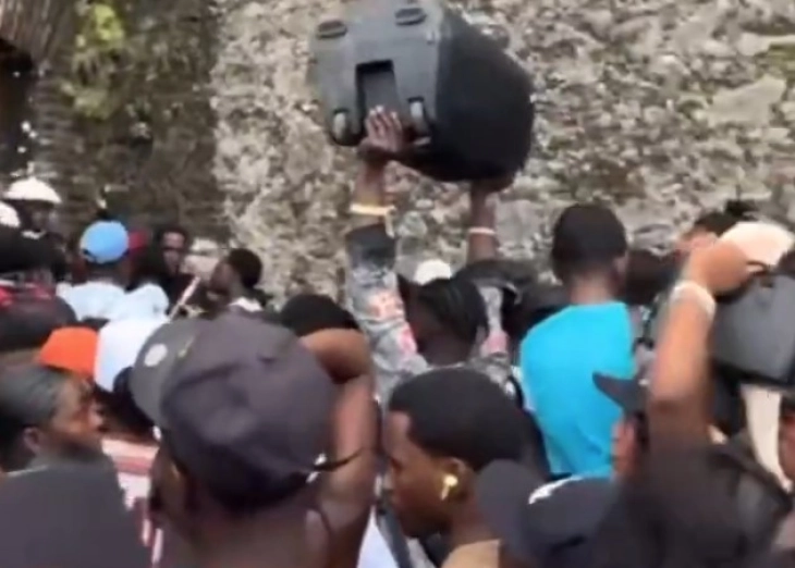 Të paktën 30 të vdekur në stampedo në një atraksion turistik në Haiti