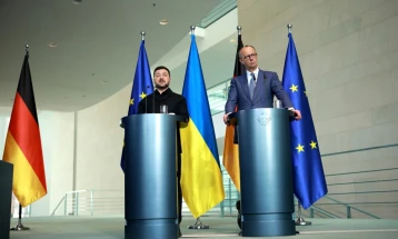 Мерц го поддржува враќањето на украинските бегалци, Зеленски ги нападна оние кои ја избегнуваат регрутацијата