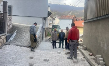 Се уредува една од главните улици во село Велебрдо, Општина Маврово и Ростуше