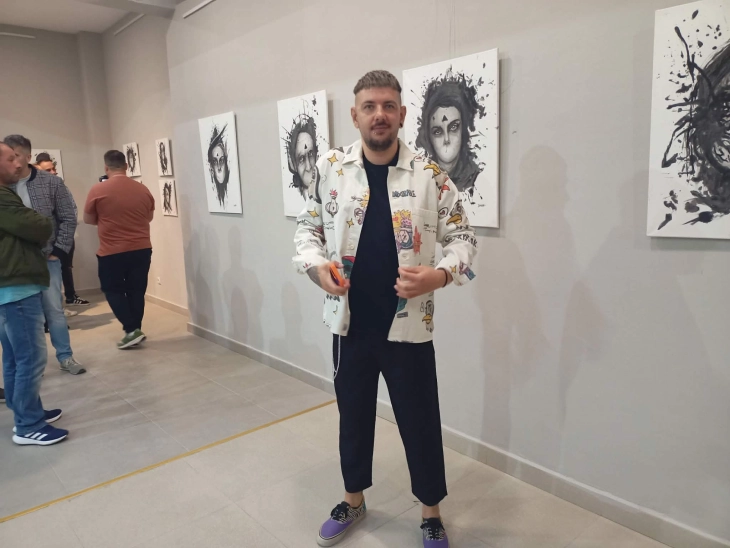 Отворена изложбата „Асфиксија“ на Драган Божино во Велес