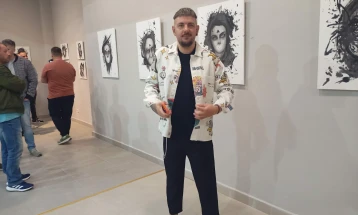 Отворена изложбата „Асфиксија“ на Драган Божино во Велес