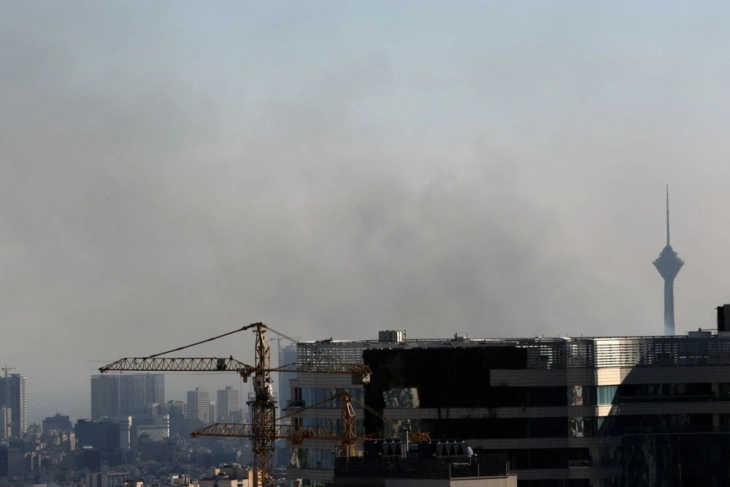 Бомбашки напад во Техеран, повредени тројца, оштетени згради