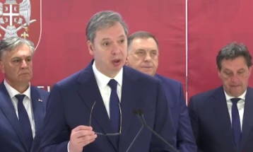 Вучиќ најавува изработка и усвојување стратегија за роботизација во Војската на Србија