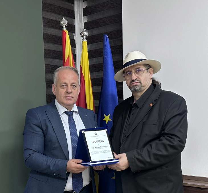 Институционалната соработка како двигател на културната дипломатија, средба на директорот на македонскиот КИЦ во Софија со градоначалникот на Македонски Брод