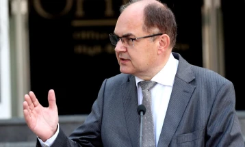 Шмит по средбата со Ван дер Белен: Неразбирливо е како БиХ не користи милијарда евра за развој