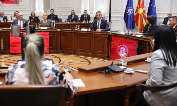 Прес-конференција на премиерот Мицкоски и министерката Јаневска (во живо)