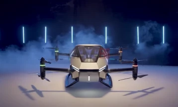 Автомобил на иднината: Во Кина почна масовно производство на летачки автомобили