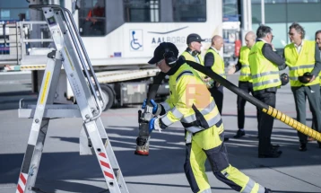 IEA: Evropa ka rezerva të karburantit për aeroplanë për rreth gjashtë javë, janë të mundshme anulime masive të fluturimeve