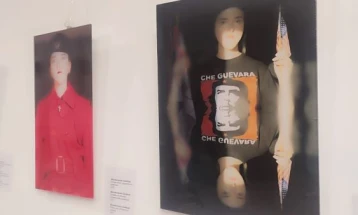 Во македонскиот КИЦ во Белград отворена изложбата „Архивски документи“ на уметницата Жанета Вангели