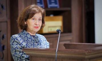 Siljanovska-Davkova do të mbajë fjalim në 