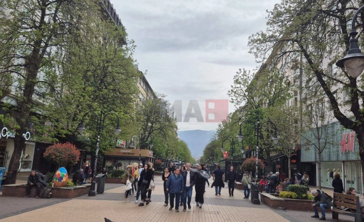 МИА на изборите во Бугарија: Софија помеѓу билборди и кафе - град што дише подлабоко, но зборува потивко