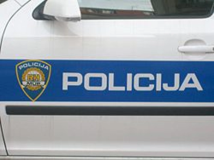 Tre qendra tregtare në Zagreb evakuohen për shkak të kërcënimit me bombë