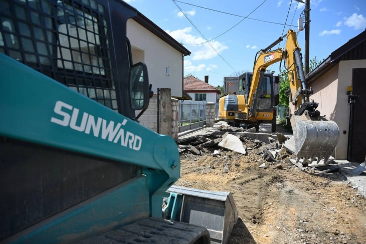 Продолжува реконструкцијата на улиците во Општина Бутел – во тек работи во Радишани