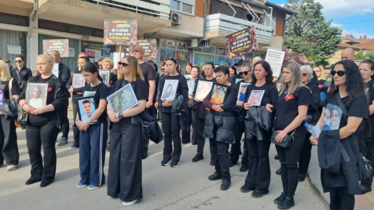 Родителите на загинатите во „Пулс“ од Штип: Чекориме затоа што вистината мора да излезе на виделина и одговорност мора да има