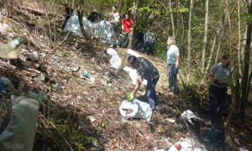Со втората еко акција собрани над десет тони отпад долж патот Варвара-Лешок 