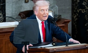 Трамп: Иран постојано го крши прекинот на огнот