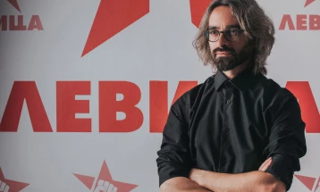 Апасиев: Државата на супербогатите им простува илјадници евра, а 100% го даночи работникот за минималец